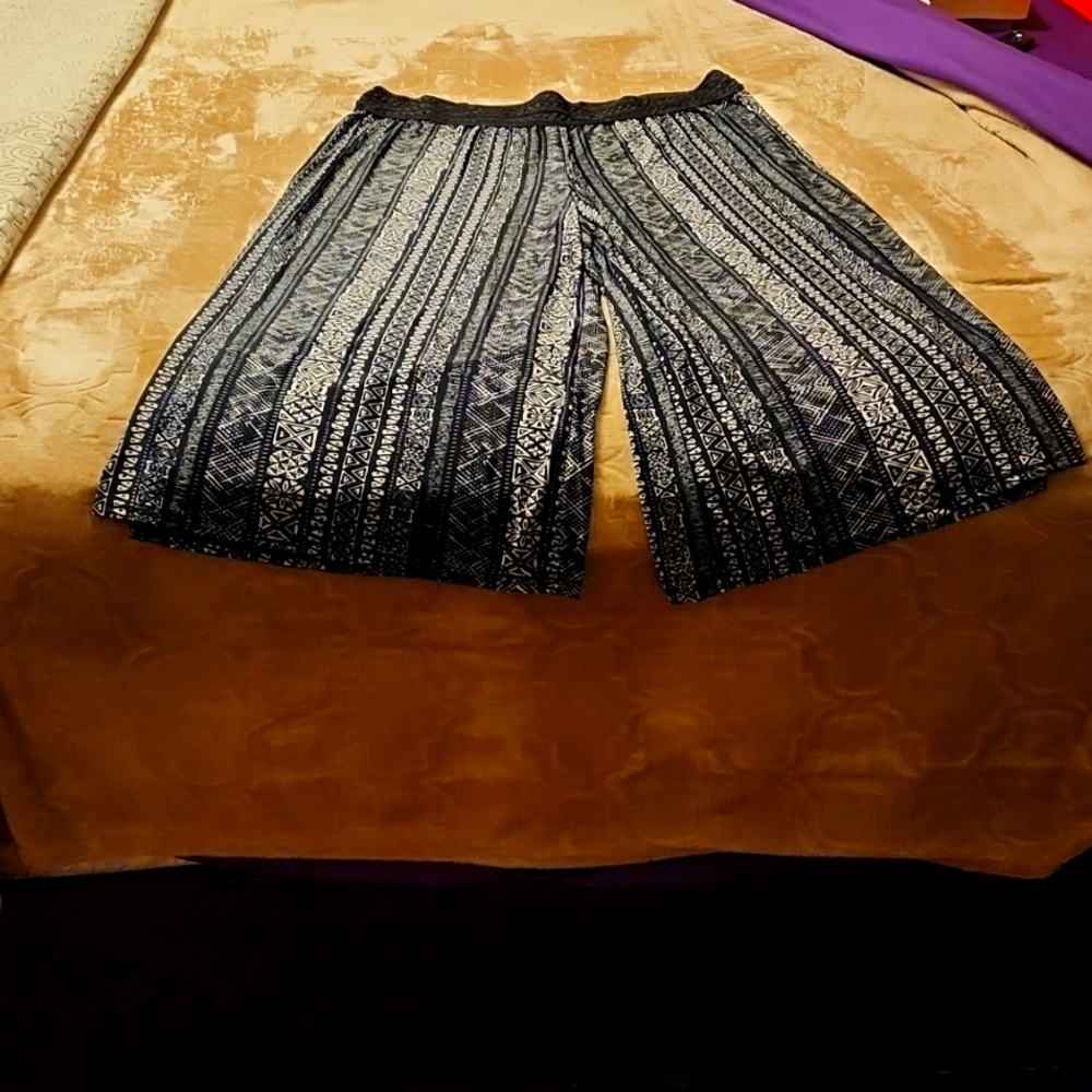 Black Capri length, wide leg pants